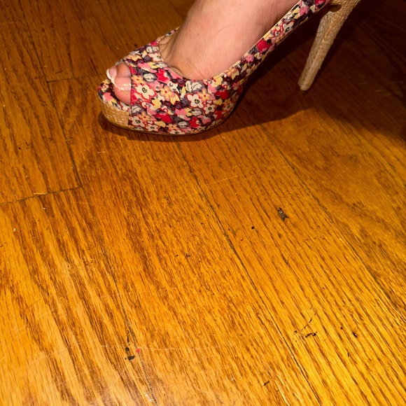 Spring time heels - Picture 3 of 5